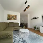 Bimmelbahn 2 - Familienferienhaus 100 M Am Dampflokbahnhof Sauna Trampolin Spielezimmer * Olbersdorf