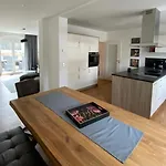 Bimmelbahn 2 - Familienferienhaus 100 M Am Dampflokbahnhof Sauna Trampolin Spielezimmer Hébergement de vacances Olbersdorf
