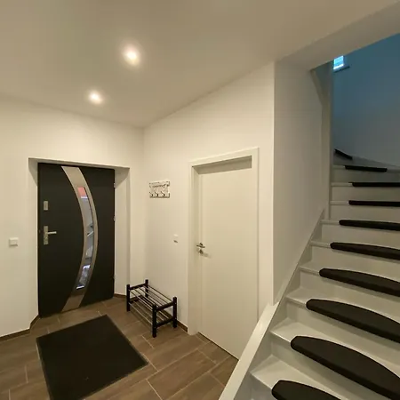 Bimmelbahn 2 - Familienferienhaus 100 M Am Dampflokbahnhof Sauna Trampolin Spielezimmer Hébergement de vacances