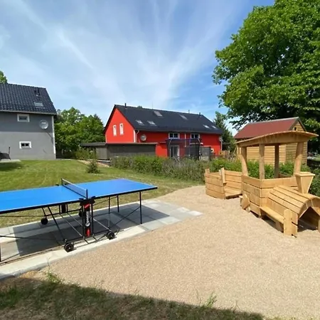 Bimmelbahn 2 - Familienferienhaus 100 M Am Dampflokbahnhof Sauna Trampolin Spielezimmer Olbersdorf