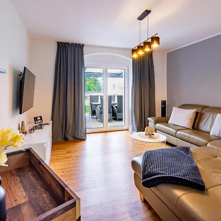 Prázdninový dům Bimmelbahn 2 - Familienferienhaus 100 M Am Dampflokbahnhof Sauna Trampolin Spielezimmer Olbersdorf