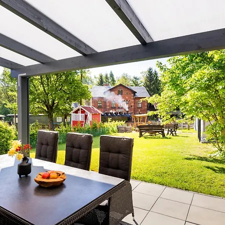 Prázdninový dům Bimmelbahn 2 - Familienferienhaus 100 M Am Dampflokbahnhof Sauna Trampolin Spielezimmer Olbersdorf